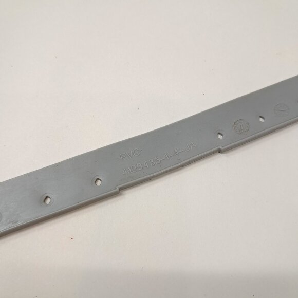 irobot Roomba vacuum 650 dust bin rubber seal gasket dustbin genuine OEM part - Picture 2 of 3
